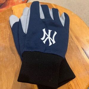 MLB New York Yankees Gardening Gloves